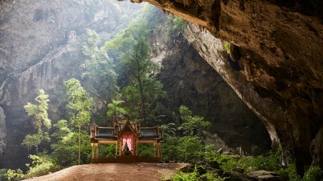 my-thailand-view-of-phraya-nakhon-cave-with-a-ray-of-sunshine