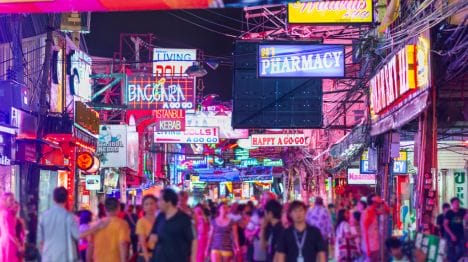 MY-THAILAND-view-of-thailand-street-nightlife-with-loads-of-people
